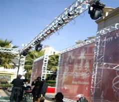 電腦燈在昆明捷皓會(huì)議會(huì)展服務(wù)中的專業(yè)應(yīng)用